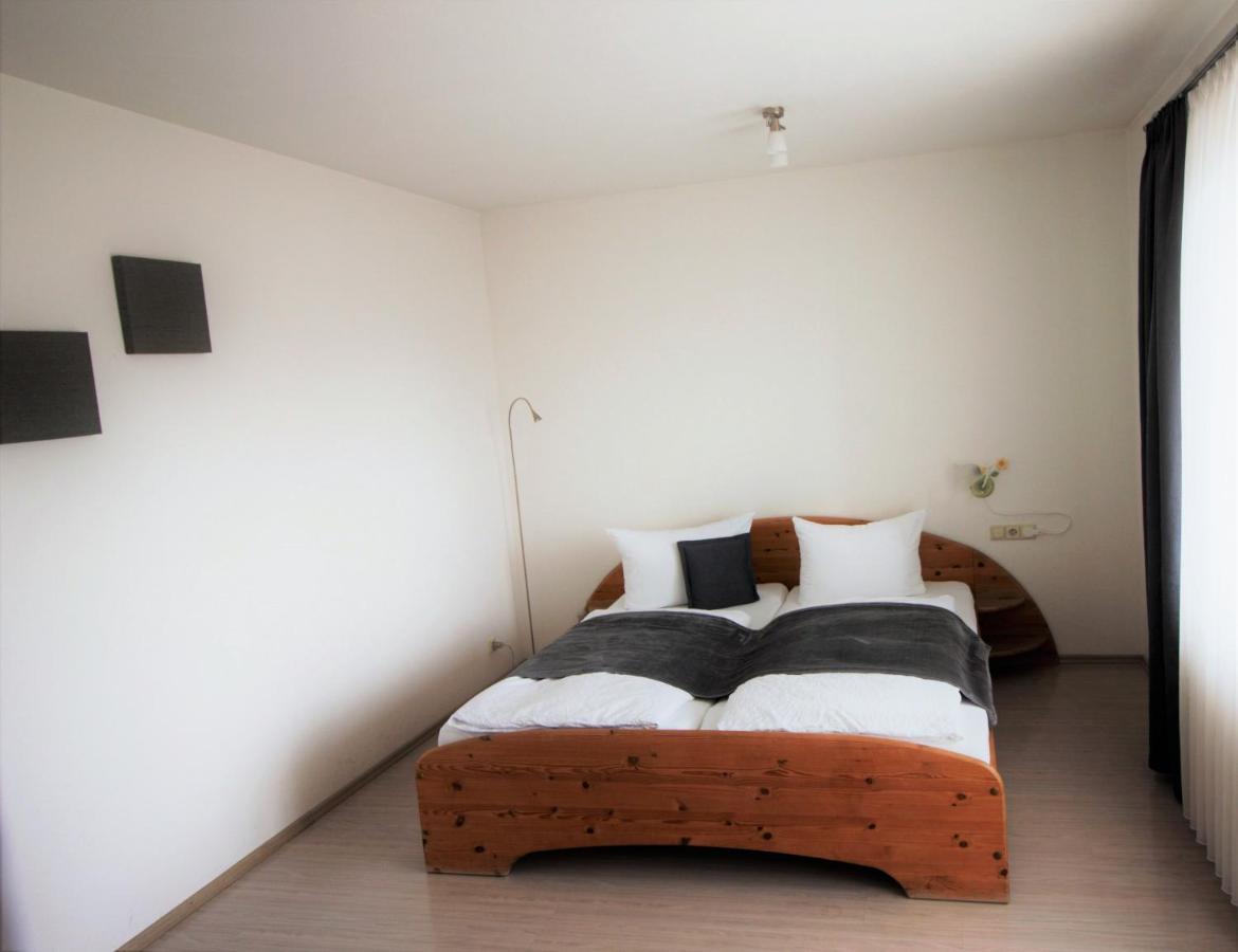 Hotel Wirtshaus Krone Friedrichshafen Esterno foto